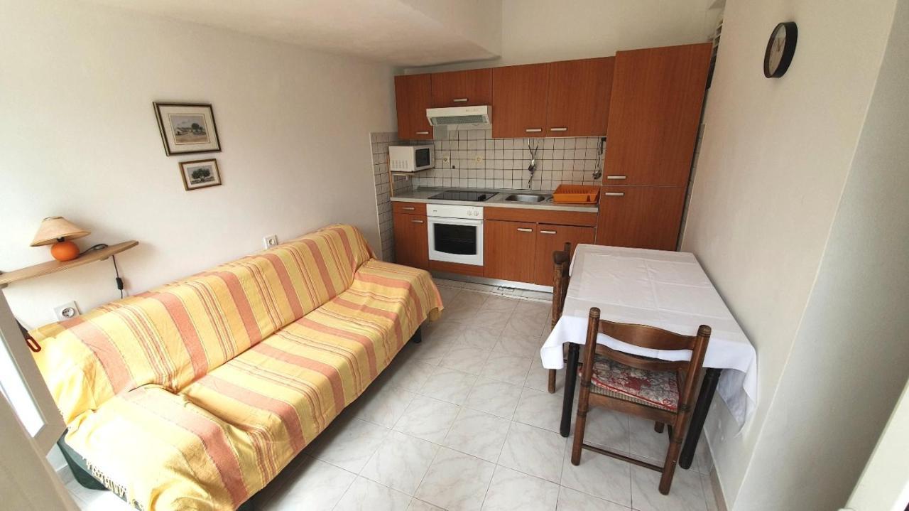 Apartments Dora Banjol ภายนอก รูปภาพ