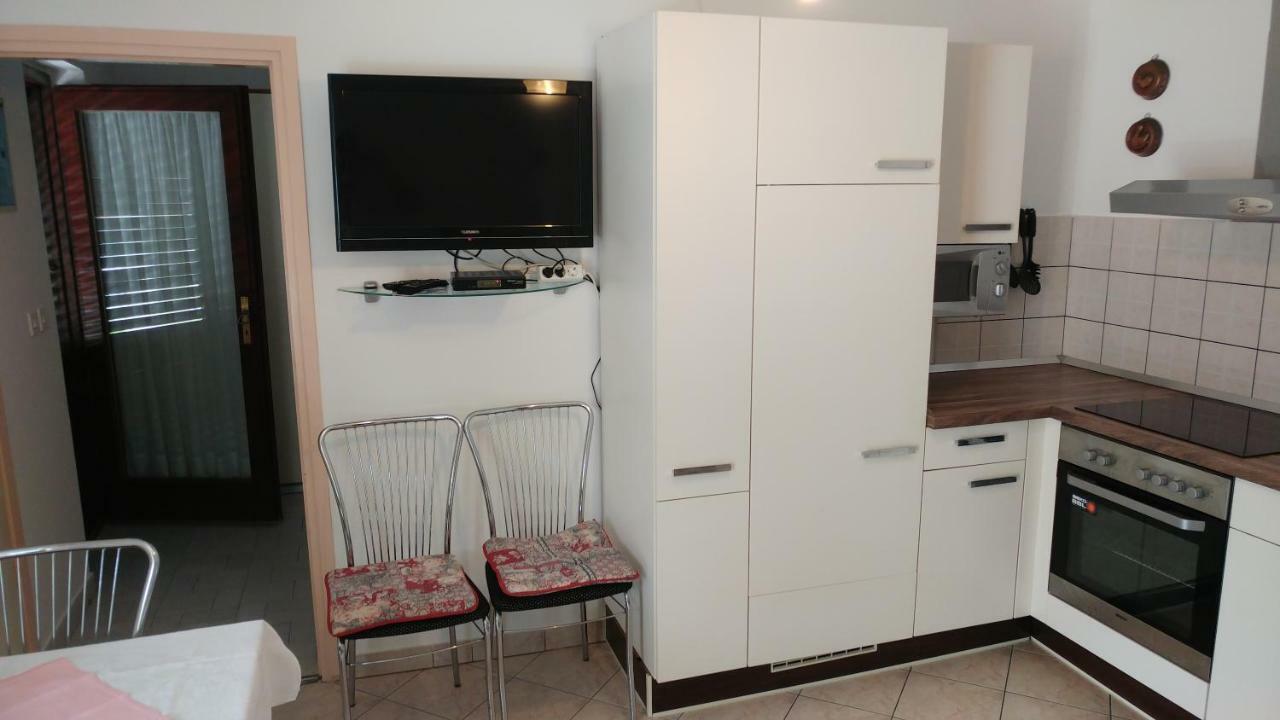 Apartments Dora Banjol ภายนอก รูปภาพ
