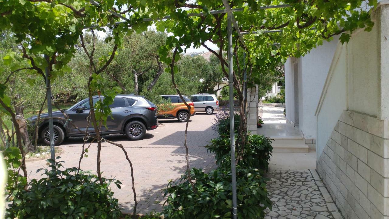 Apartments Dora Banjol ภายนอก รูปภาพ