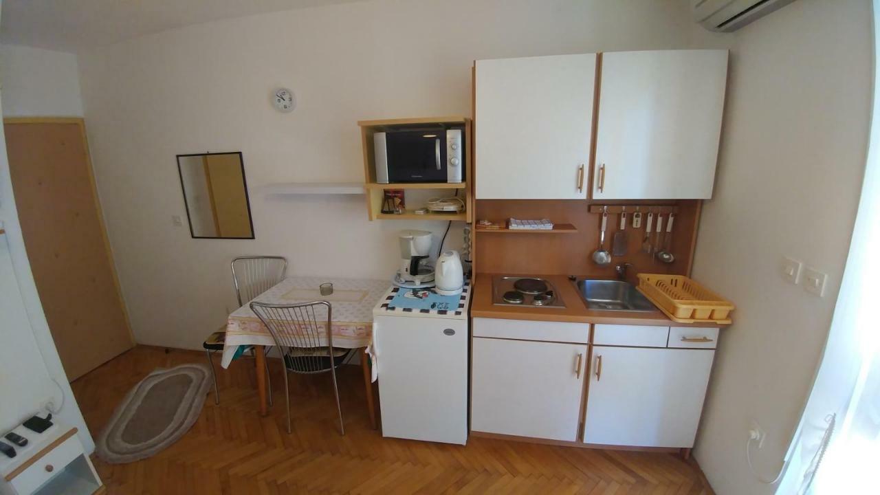 Apartments Dora Banjol ภายนอก รูปภาพ